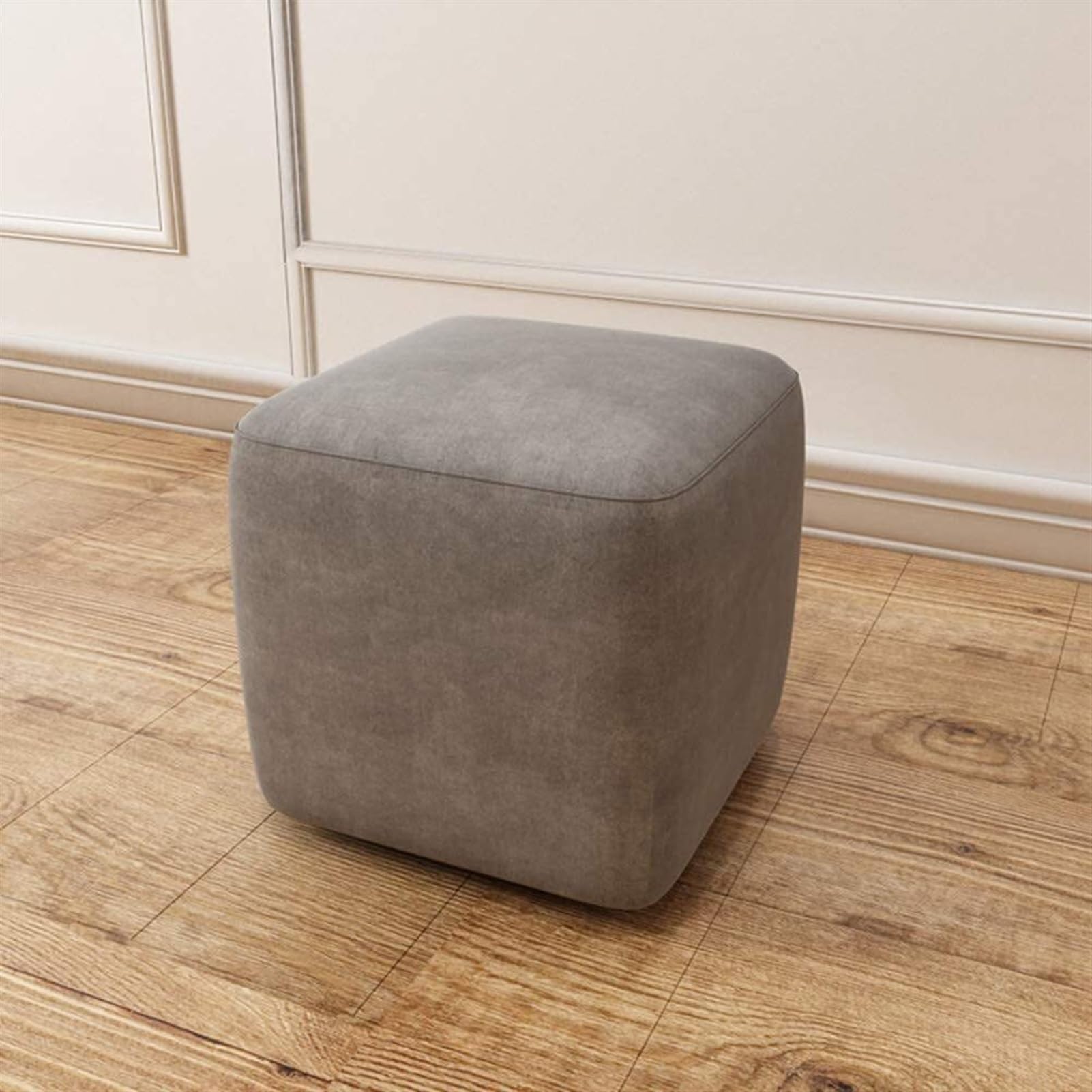 Pouf repose-pieds pour soulager vos jambes et meubler les petits espaces