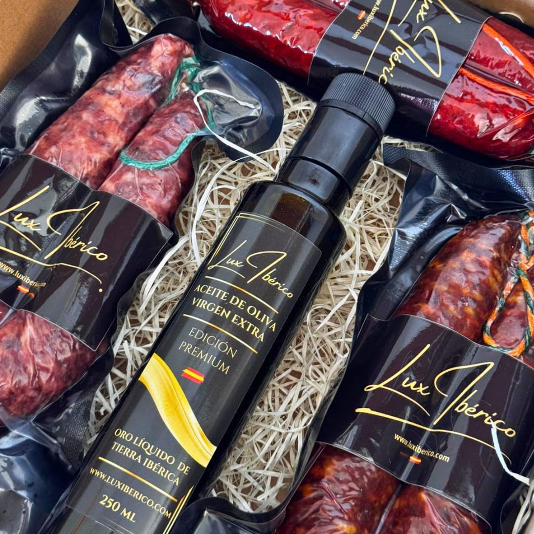 Cesta de Embutidos "Guadiana" - Chorizo, Salchichón y Aceite de Oliva | Chorizo y salchichón extremeño, chorizo patatero y aceite de oliva virgen extra. Lote extremeño listo para regalar.