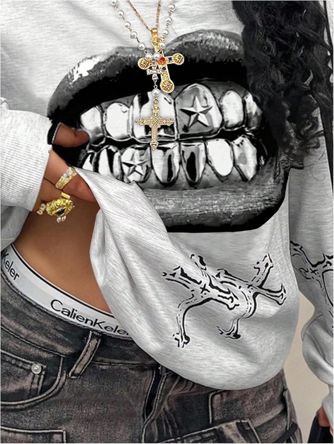 WDIRARA Women's Plus Size Lip Graphic Sweatshirts Gothic Long Sleeve Pullover Tops Streetwear - Image 4
