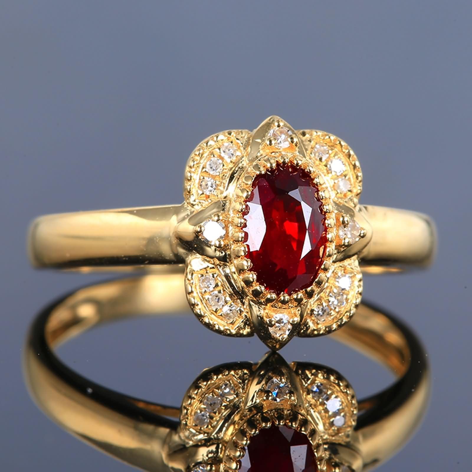 Beydodo Anillos Mujer Oro Amarillo 9 14 18 Kilates de Compromiso con Flor y Oval con Rubí Creado de 0.5ct y Moissanita, Anillo de Boda Oro Rojo de Matrimonio Mujer