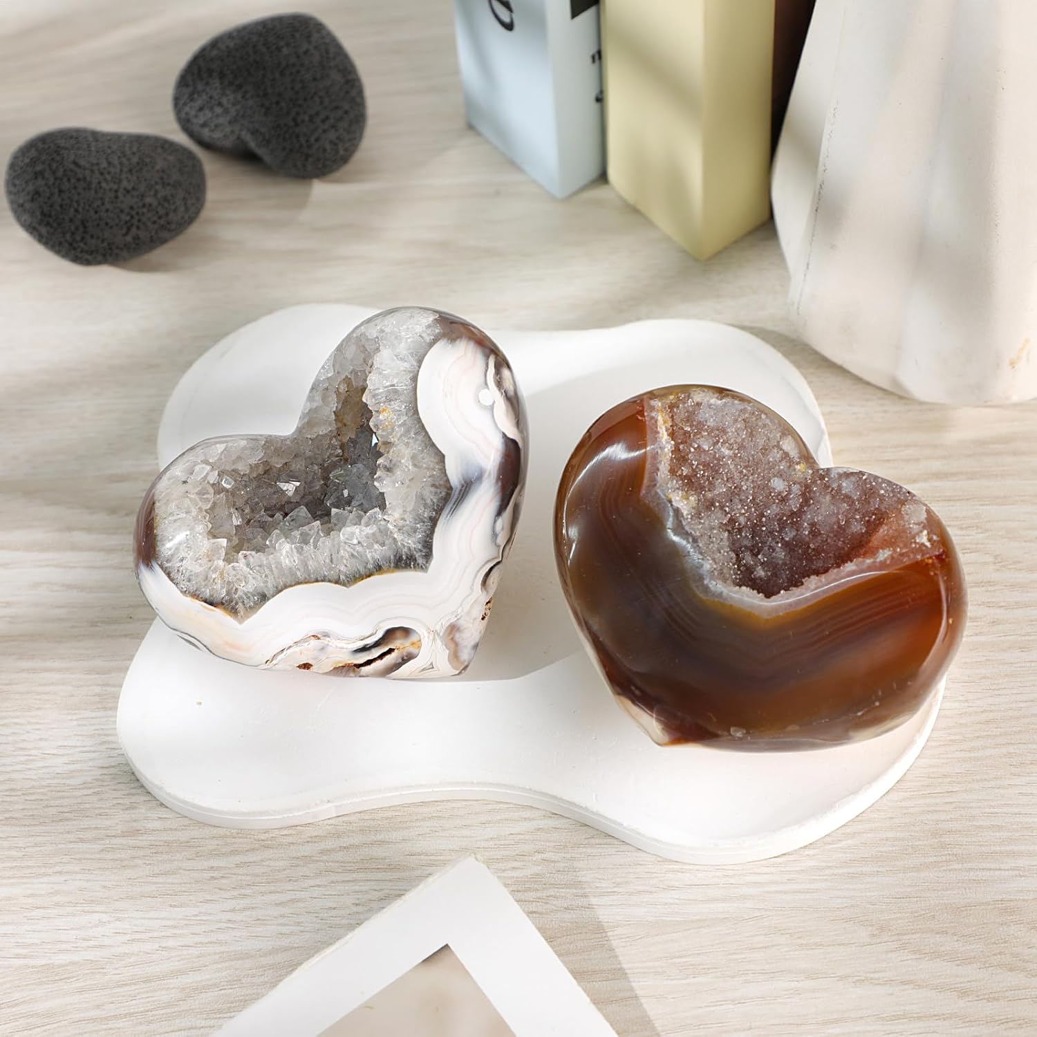 TUMBEELLUWA Puffy Heart Shaped Geode Agate Healing Crystals and Stones Pocket Worry Stone for Chakra Balancing Meditation, 2.17-3.54 Inch