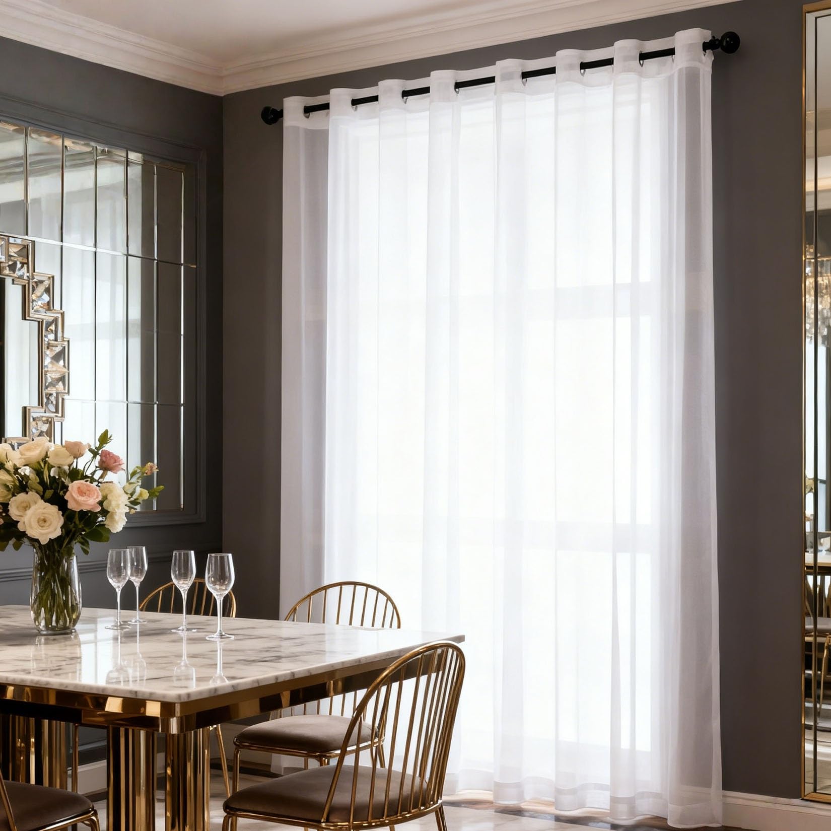 Cortina visillos con ojales para renovar la luz de tu salón y cocina blanca