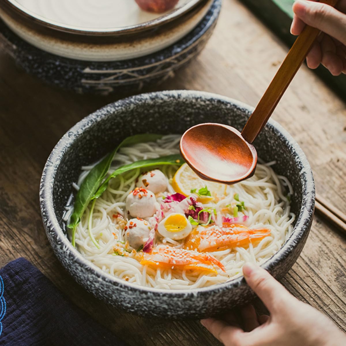 Japanische Keramik Schüssel 75 Zoll Salat Obst und Nudelschale für Haushaltssuppen Vielseitige Dickwandige Geschirrschale für Küche und Esszimmer