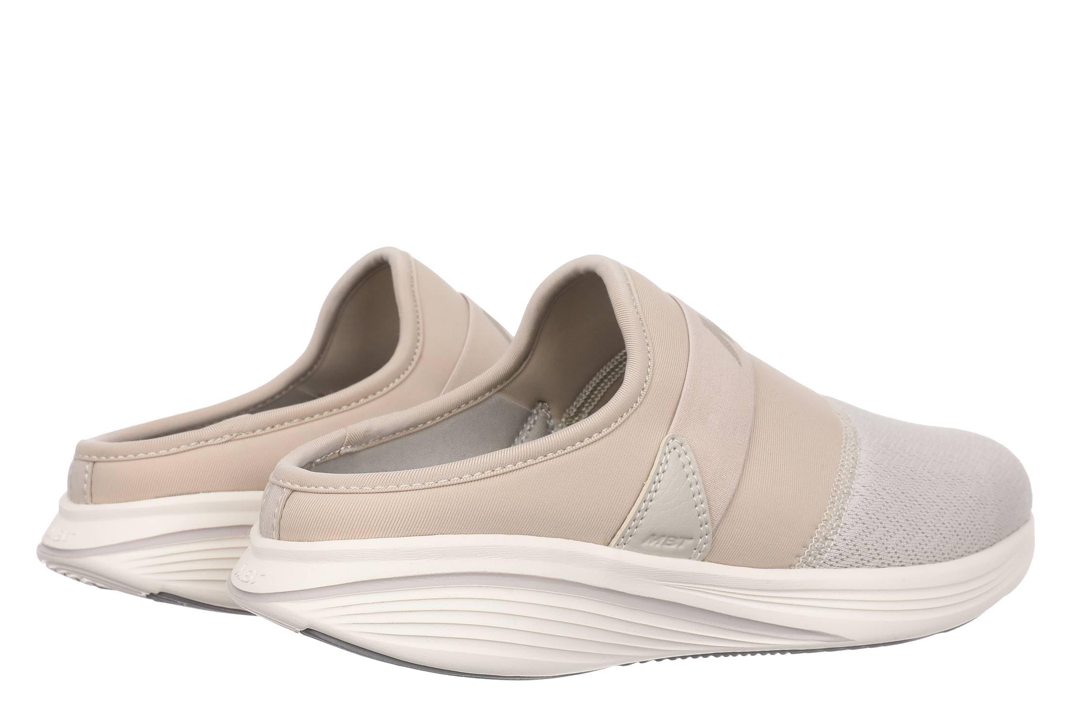MBT Taka 4 Slip On Comoda Scarpa da Donna. Tessuto Traspirante e Facile da Indossare. Suola Rocker Modena per Una Camminata fluida, stabilità e minore Pressione articolare.