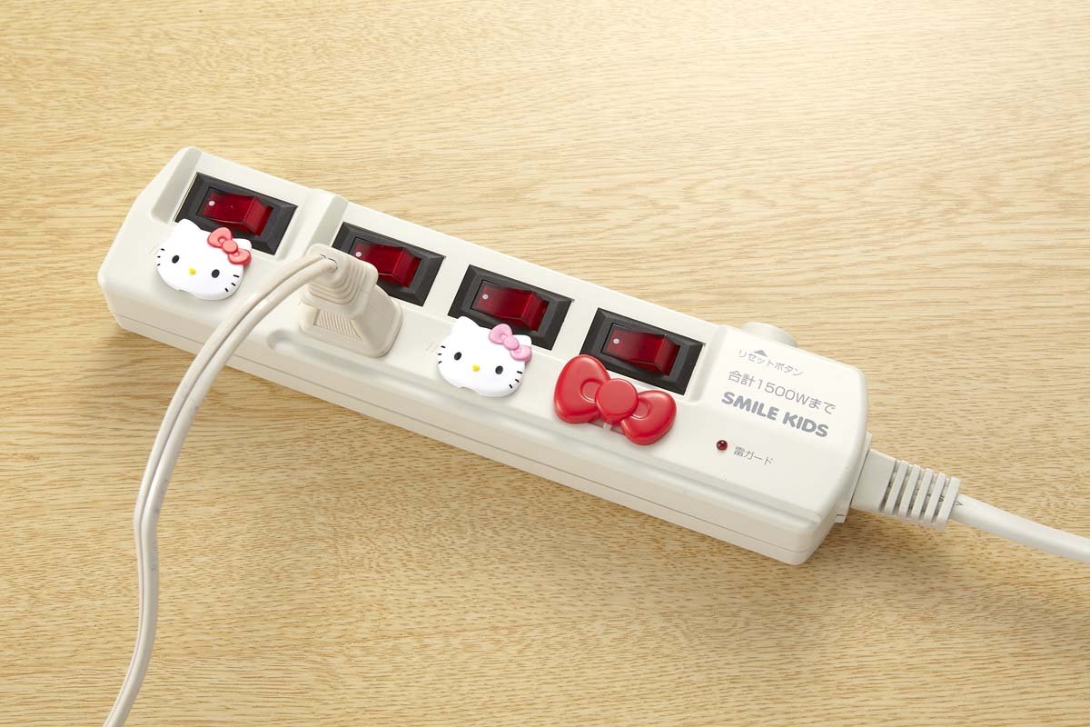 Amazon.co.jp: スマイルキッズ ハローキティ コンセントカバー AKN-15
