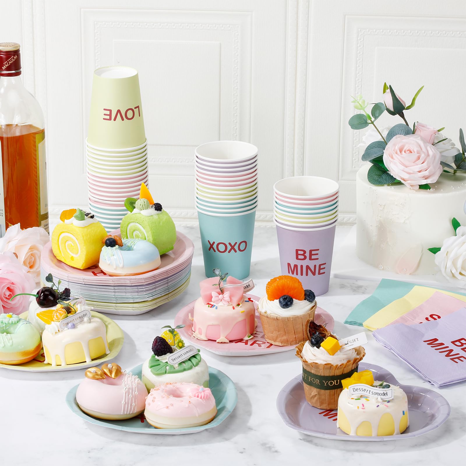 Maxcheck 196-teiliges Valentinstagsparty-Geschirr-Set für 48 Personen, inklusive Valentinstag-Gesprächs-Herz, 17,8 cm, Pappteller, 266 ml, Becher, 12,7 cm, rosa Servietten für Valentinstag, Jahrestag,