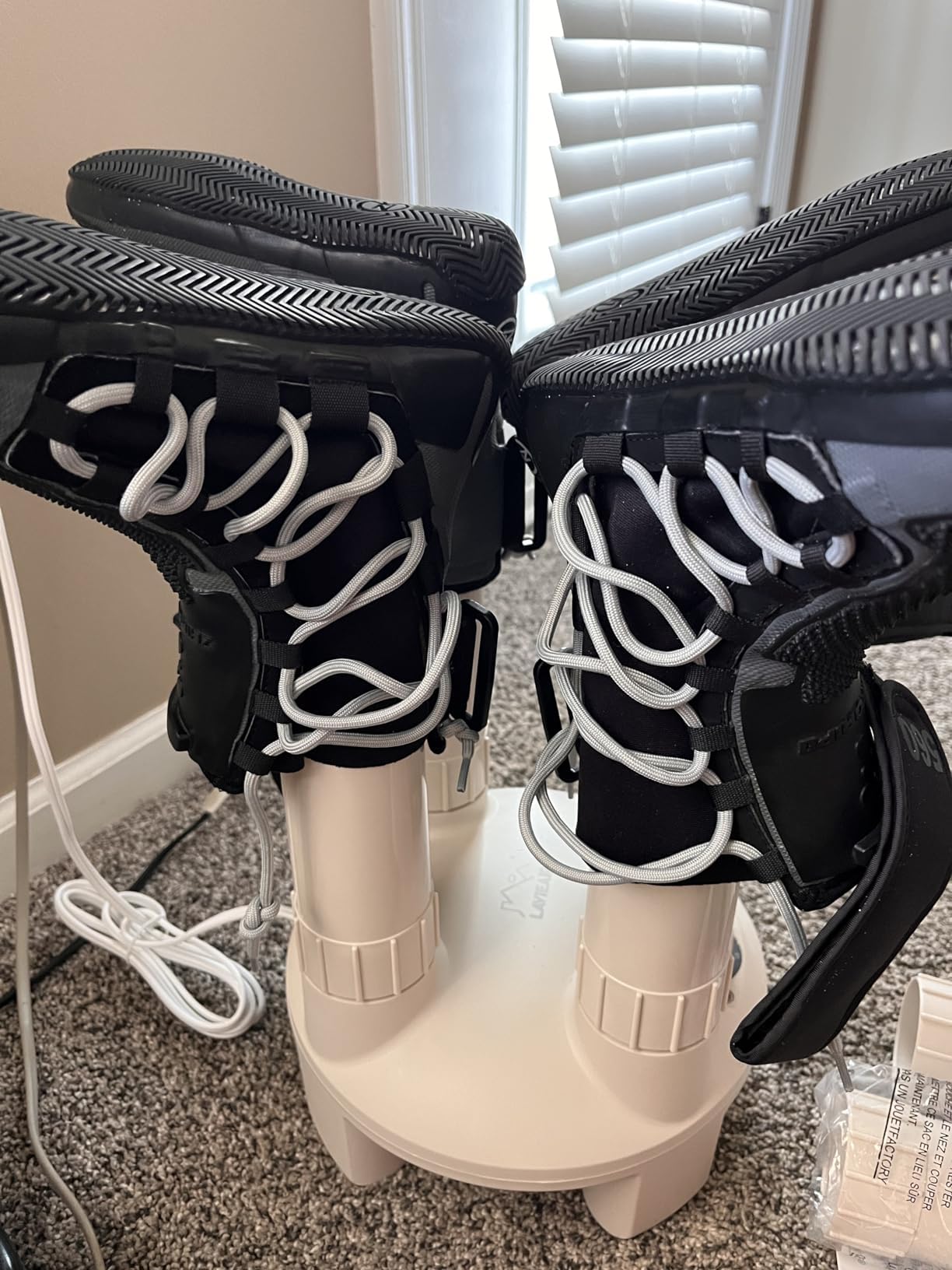 Rocky Mountain Goods Power Zone Séchoir électrique pour bottes, chaussures et gants – 4 poteaux de séchage – Séchage rapide et silencieux avec technologie de convection – Minuterie de 30 à 180 minutes