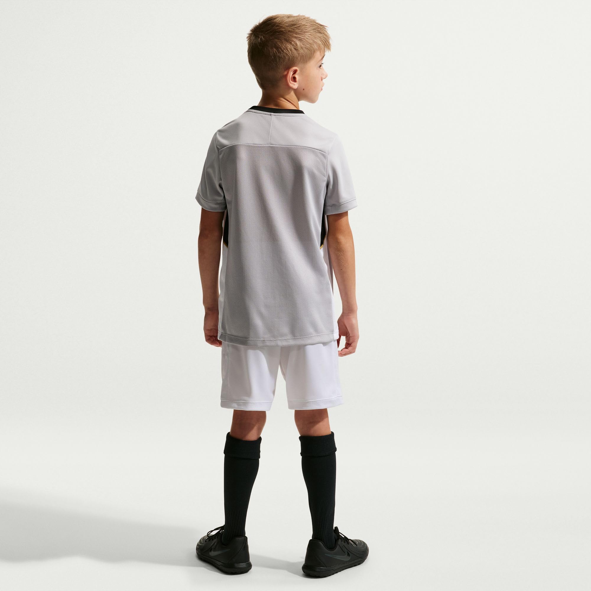 Nike Academy Dri-FIT Fußballshorts (ca. 18 cm) für ältere Kinder, IF2770