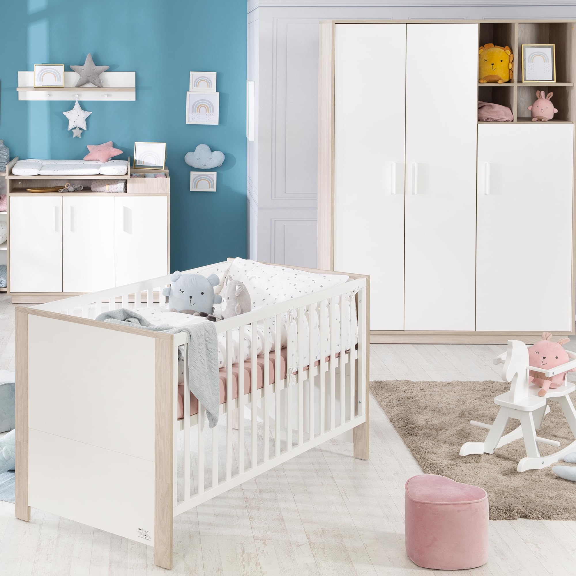 roba Chambre Bébé Complète Olaf - Lit Évolutif 70 x 140 cm + Commode à Langer + Armoire à 3 Portes - Blanc / Décor Bois