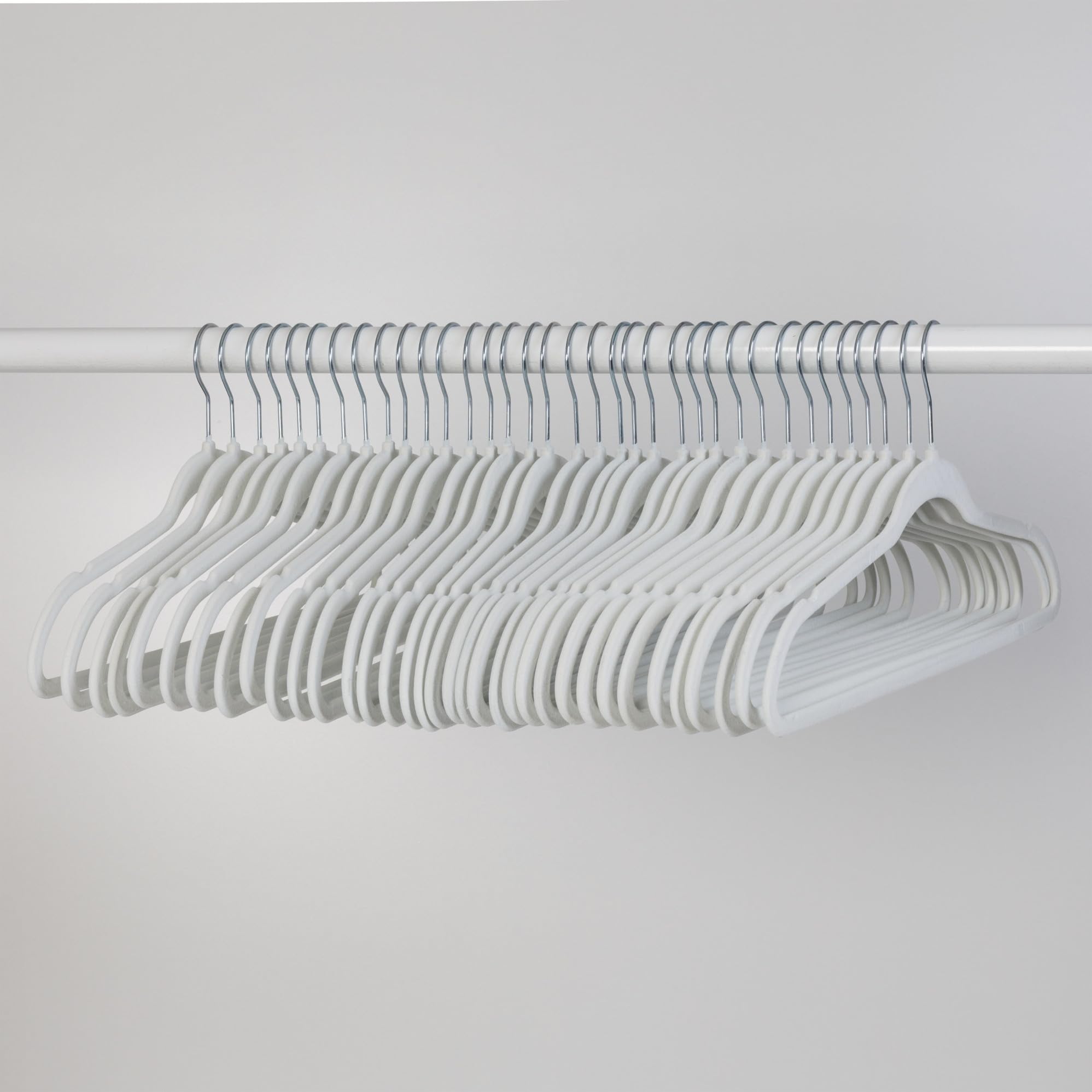 Honey-Can-Do HNG-09737 - Confezione da 35 grucce antiscivolo in velluto, colore: Bianco