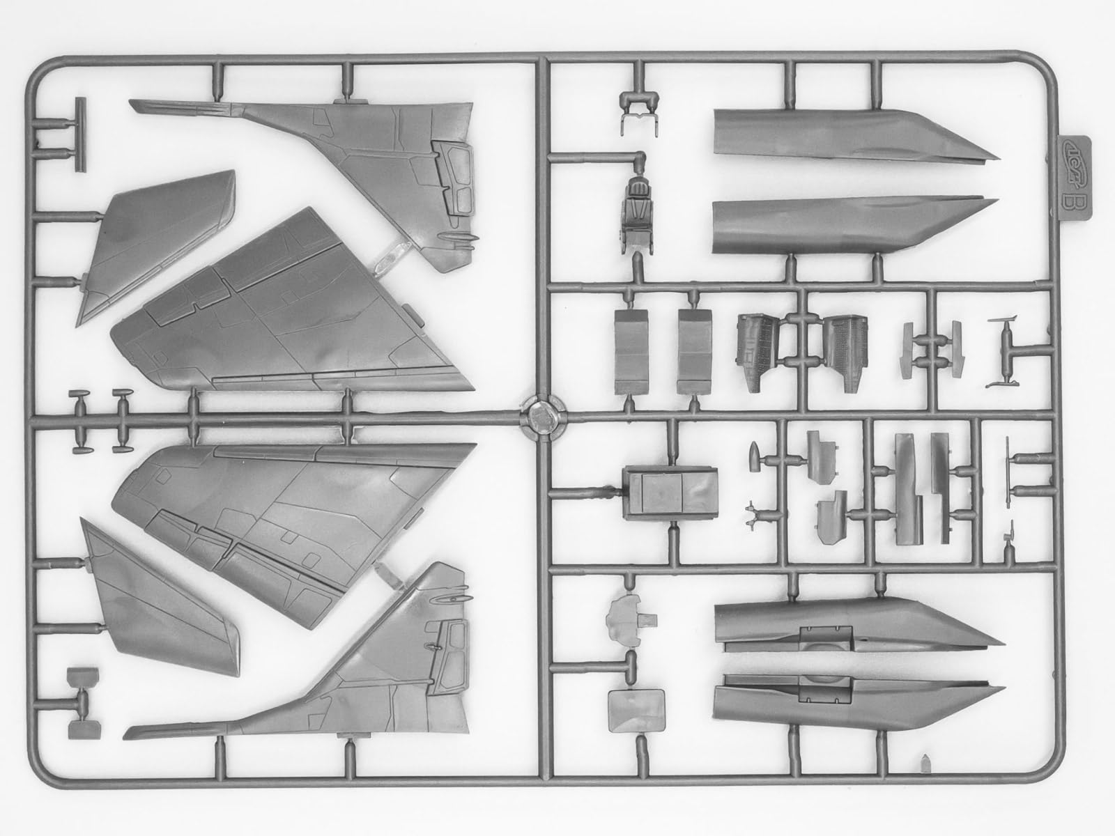 Amazon | ICM 1/72 ソビエト軍 飛行場 1980年代 （MiG-29戦闘機1