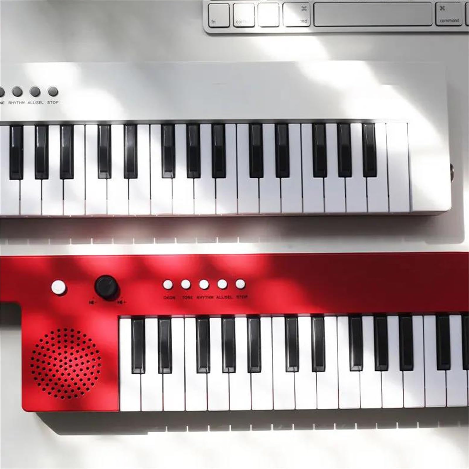 Tastiera Digitale Per Principianti Mini Tastiera Per Organo Elettronico Per Chitarra Ricaricabile A 37 Tasti Con Tracolla E Microfono(Red)