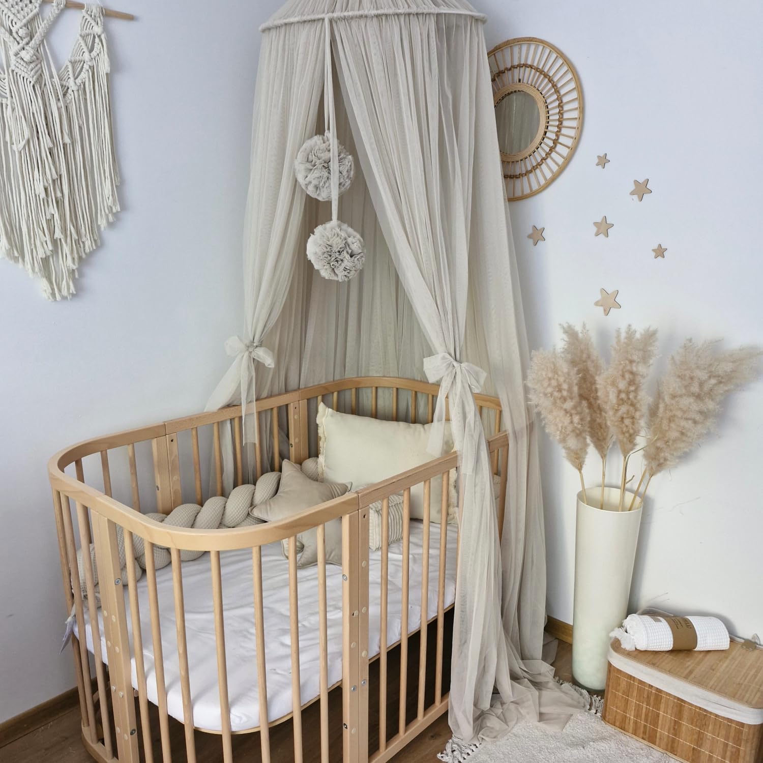 KOELL Baldachin Kinderzimmer – Betthimmel mit Pompons und Schleifen, Metallring zur Deckenmontage, Höhenverstellbarer 240–300 cm, Oeko-Tex Tüll, Beige