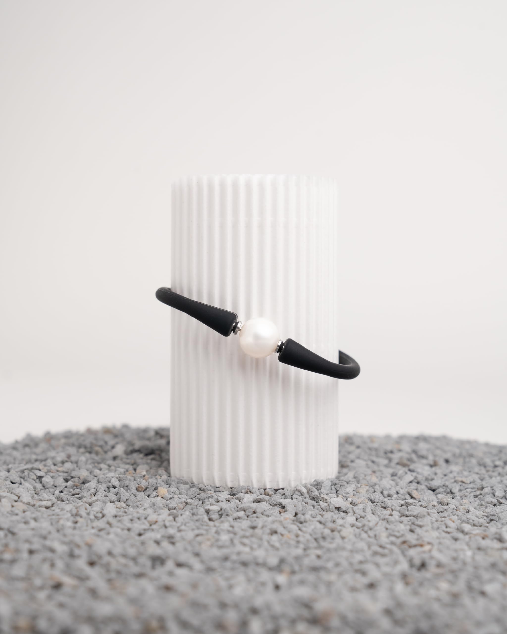 Secret & You Perlenarmband - Süßwasser-Zuchtperle 10,5 bis 11 mm und System zum Ändern der Perle mit einer anderen Farbe der eine oder andere Gem - Flexible Indian Rubber Band.