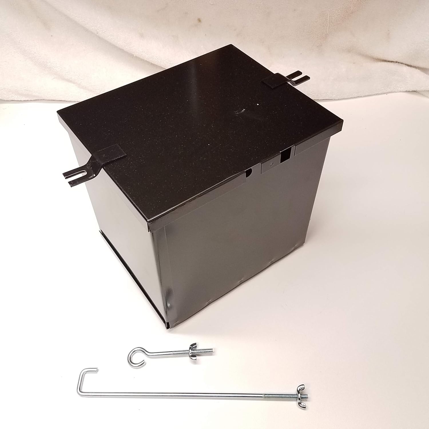 IH CUB BATTERY BOX WITH LID CUB LO BOY 191611 NEW FARMALL Heavy