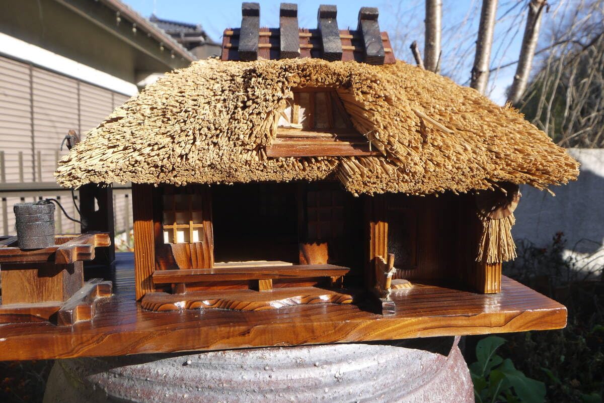 昭和レトロ 木製 手作り　古民家模型 藁屋根 昭和レトロ 木製 古民家模型 藁屋根 茅葺き屋根 曲がり屋 馬屋