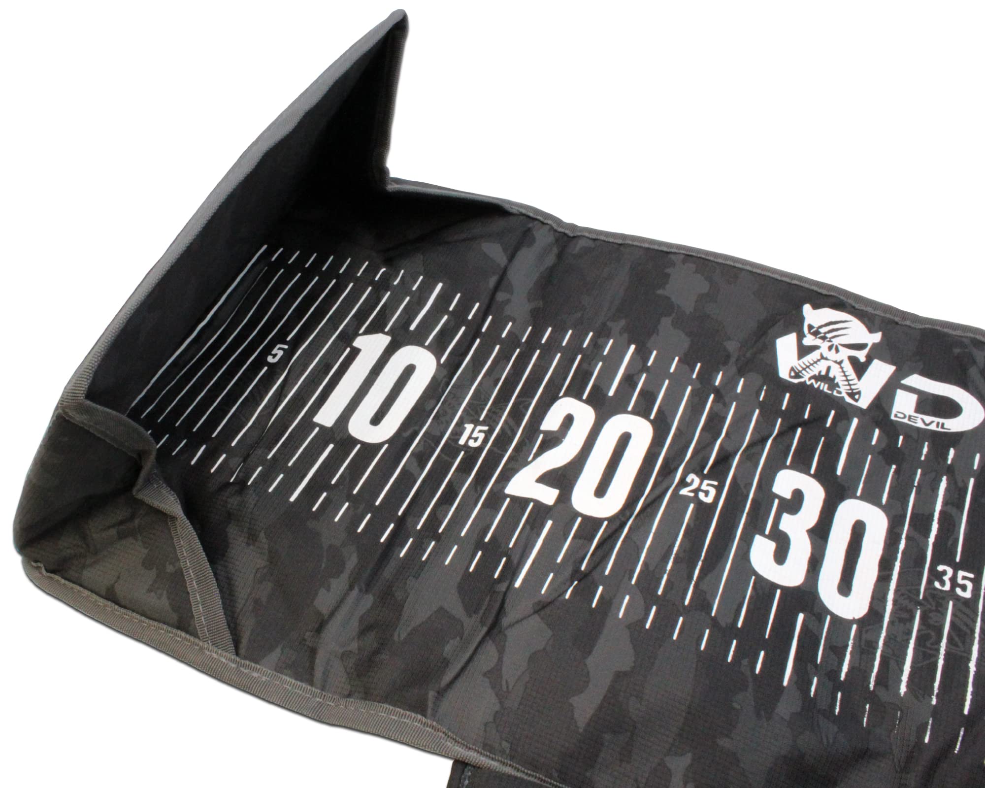 Angel-Berger Wild Devil Baits Camo Measure Mat 130cm Abhakmatte mit Maßband Predatory Fish