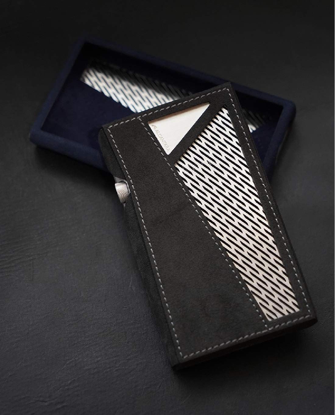 Dignis Schutzhülle für Astell&Kern AK A & Futura SE100 Alcantara, Echtleder, inkl. Schutzfolie für Ober- und Unterseite, Dunkelgrau