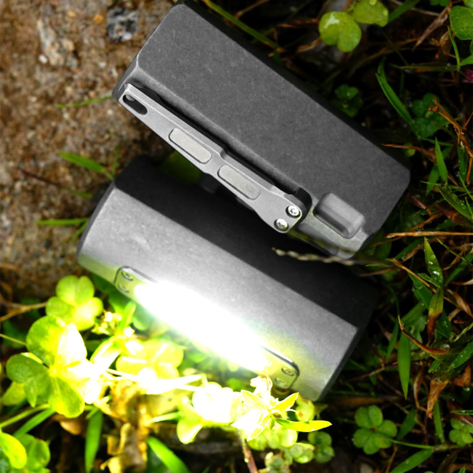 Linterna LED impermeable para camping, lámpara de bolsillo, potente linterna portátil pequeña de trabajo con clip, luz de trabajo pequeña portátil con clip