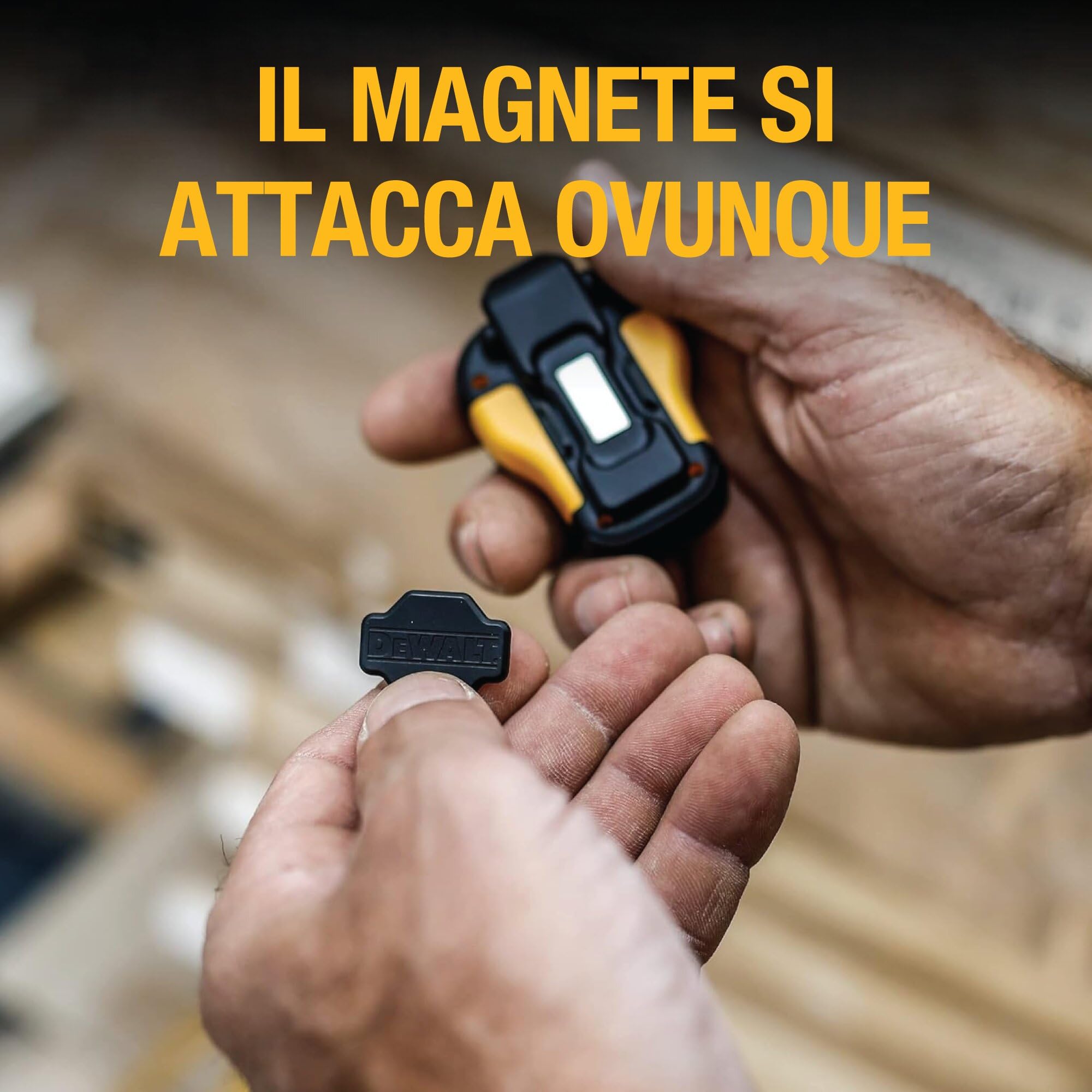 DEWALT Jobsite Pro Speaker Bluetooth Indossabile, Mini Altoparlante Portatile Wireless con Clip e Magneti, IP56 Impermeabile e Antipolvere, Microfono Integrato, Perfetto per Cantiere e Outdoor