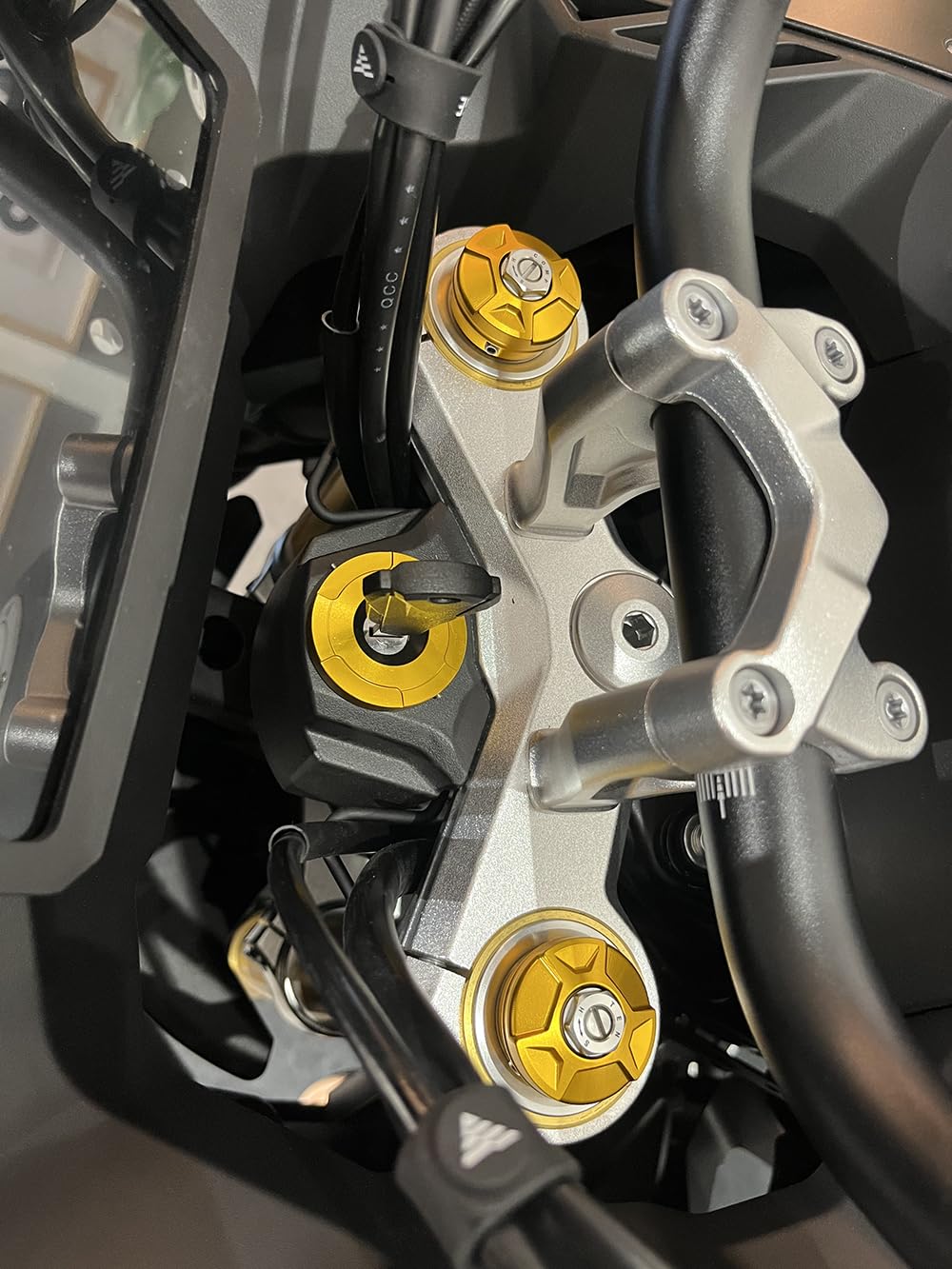Per VOGE Valico DS900X DS525X DS625X 900 DSX 525 DSX 625 DSX900 DSX525 2023 2024 2025 625dsx Accessori Moto Tre Stelle Copertura Colonna in Alluminio CNC Copertura Decorativa Antiurto (Oro)