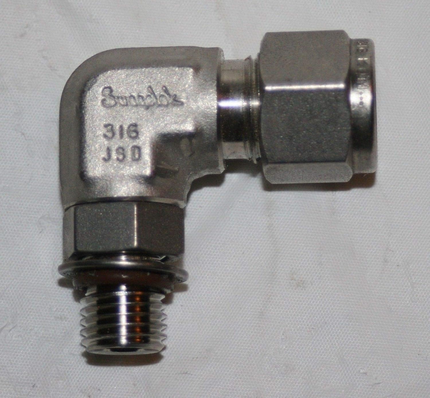 3/8 Tube x 7/16-20 SAE Positionable Male SS Elbow Swagelok SS-600-2-4ST