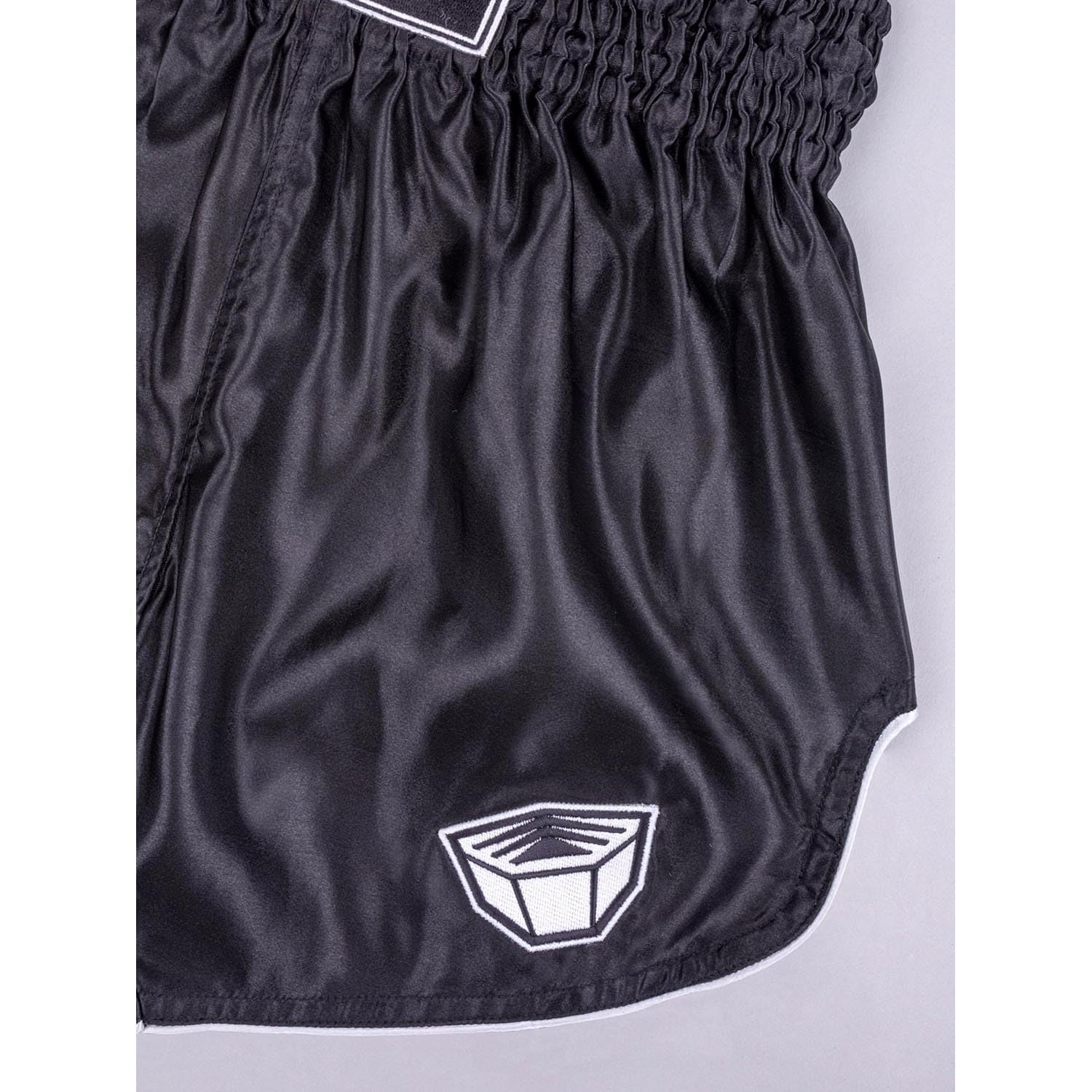 Muay Thai Shorts, Core, Schwarz, Kickboxhose für Training & Wettkampf, Thaibox Shorts Satin, Atmungsaktiv, Langlebig, Kampfsporthose für MMA, K1, Boxen, Thai Boxen