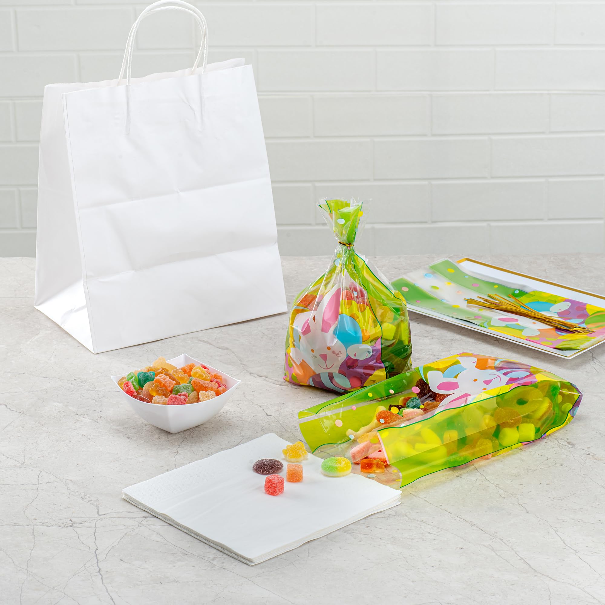 Restaurantware Bolsas de dulces Bag Tek de 5 x 3 x 11 pulgadas, 100 bolsas de dulces impresas con fuelle – Conejo de Pascua, lazos giratorios se venden por separado, bolsas de plástico para caramelos