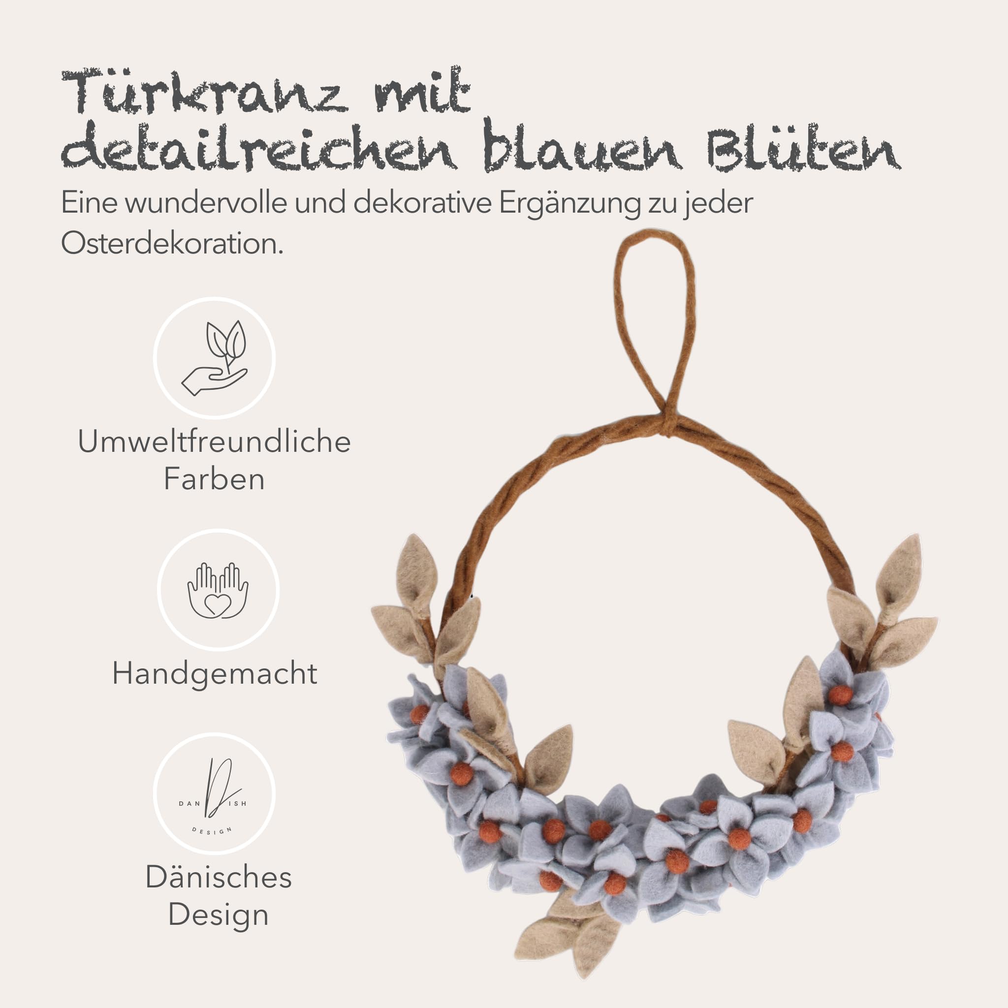 Én Gry & Sif Osterkranz mit blauen Blüten aus Filz, Ostern, Frühling, Osterdeko, Kranz, Handmade, Fairtrade | Türkranz mit taubenblauen Blüten, Ø25 cm