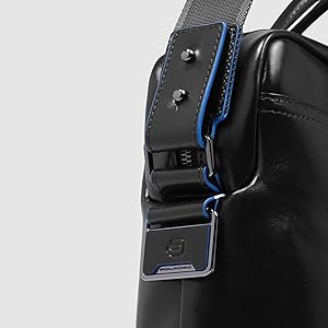 【売約済】PIQUADRO　イタリア製　本革　ブリーフケース　スリム　A4PC可 Amazon.co.jp: [PIQUADRO] ピクアドロ イタリアンレザー