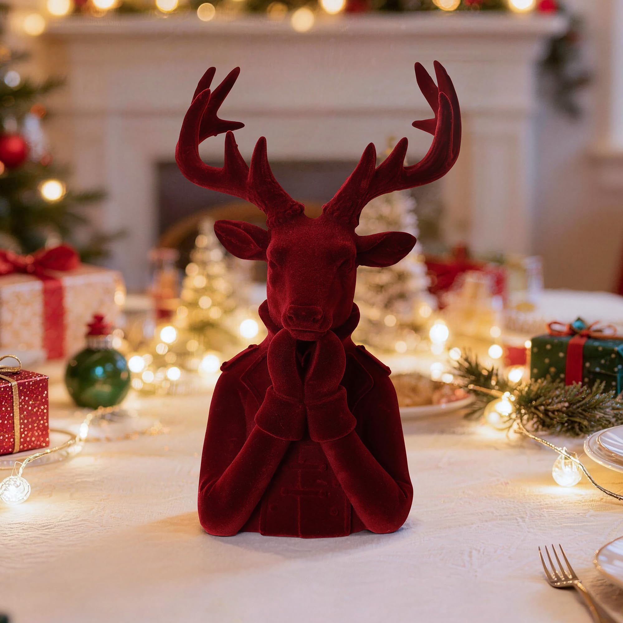 Hometopia Hirsch Deko Weihnachten 34 cm, Kunstharz Hirschkopf Rot | Eleganter Hirschkopf mit weicher Samtoptik, dekorativer Weihnachtsanhänger für Tisch, Regal und als Schmuckhalter