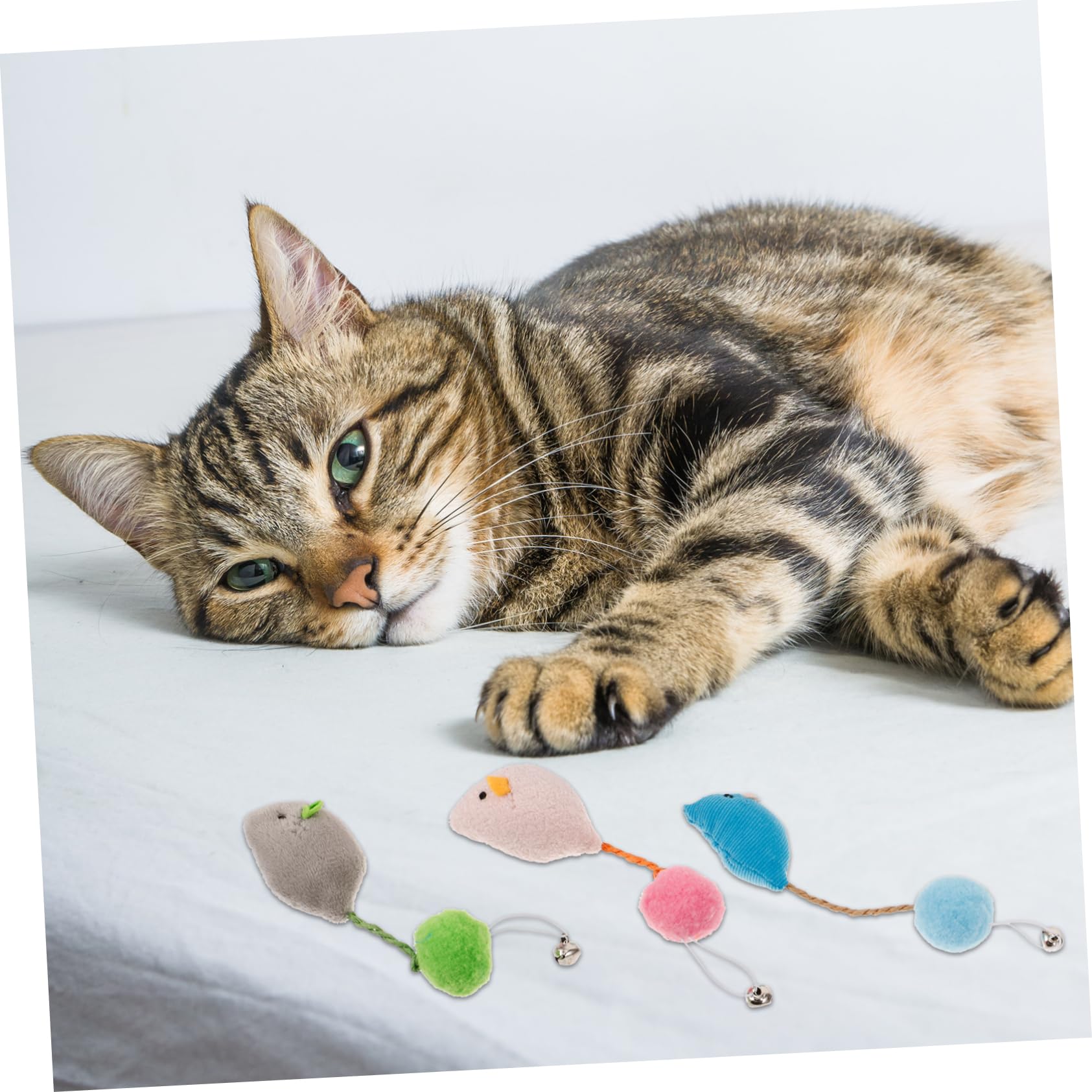 Hemobllo 6Pièces Souris pour Chat Colorées avec Cloche pour Stimule Activité et Jeu Intérieur