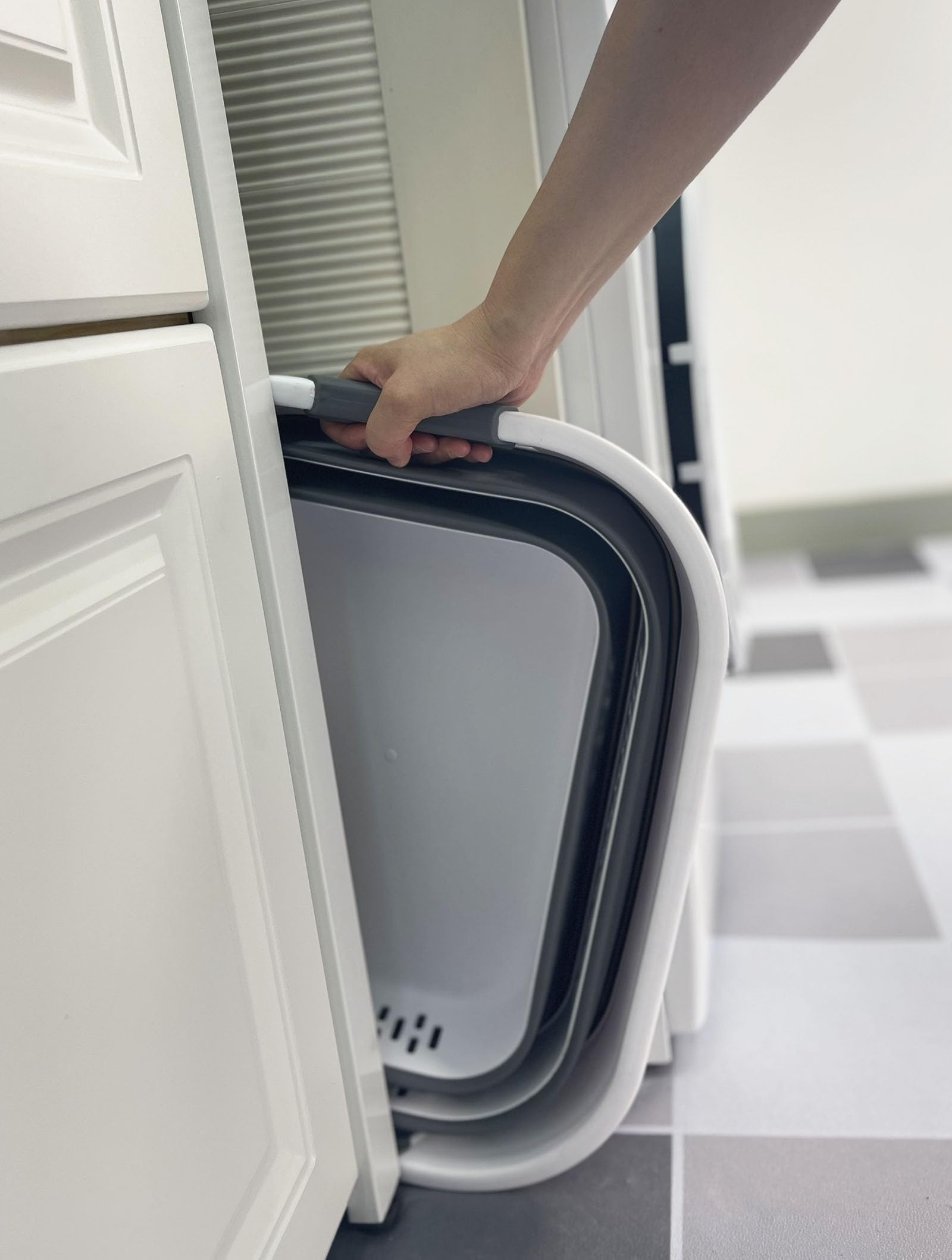 SAMMART Zusammenklappbarer Wäschekorb aus Kunststoff, 40 l, faltbarer Pop-Up-Aufbewahrungsbehälter/Organizer, tragbarer Wäschesammler, platzsparend (1, Weiß/Stahlgrau)