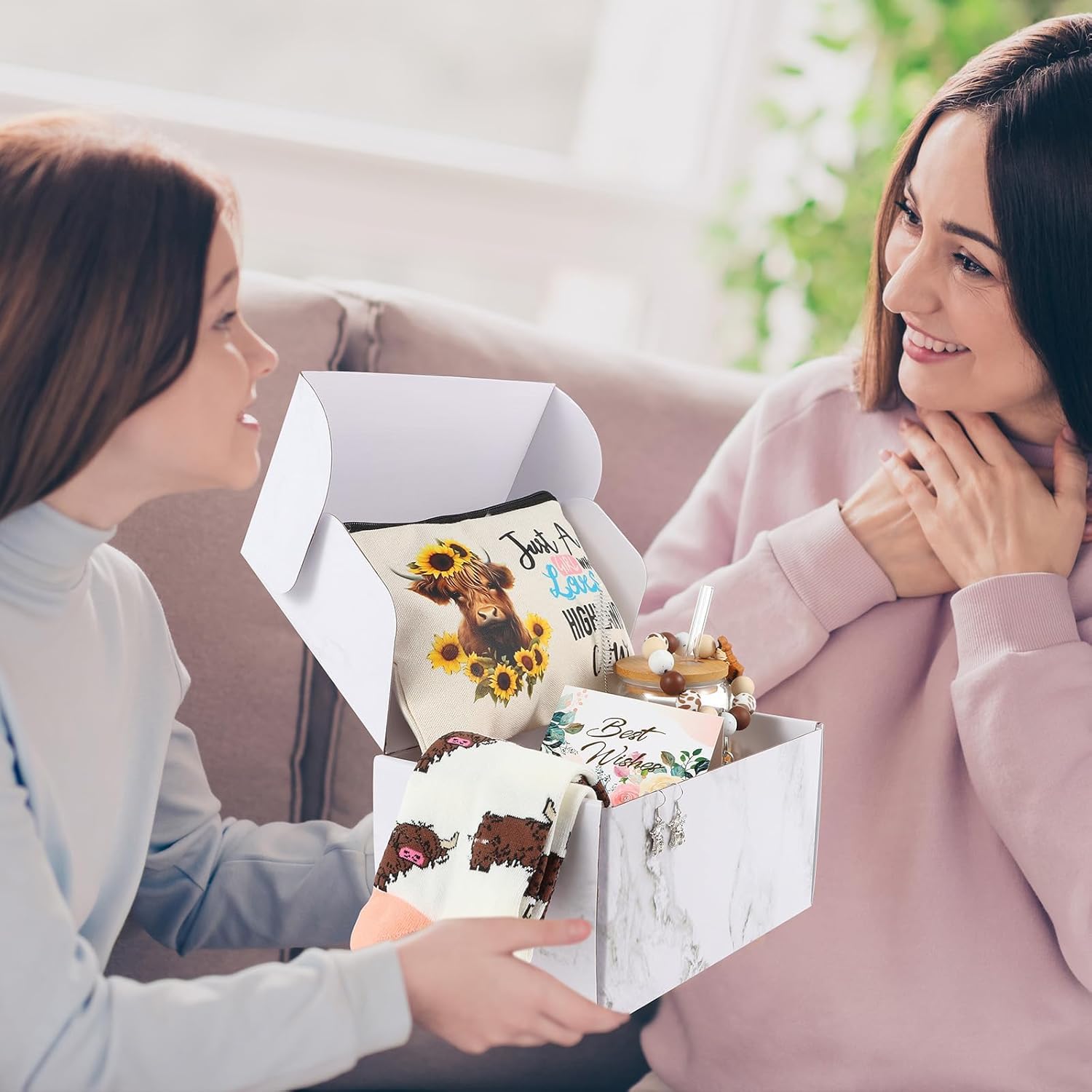 SAIWEILAI ONLINE 6 Pieces Highland Cow Gifts Set for Women Highland Cow Lovers 16oz Glass Cups Just a Girl Who Loves Highland Cows Makeup Bag Socks Keychain Earrings and Gift Box for Sister Friends - Image 7