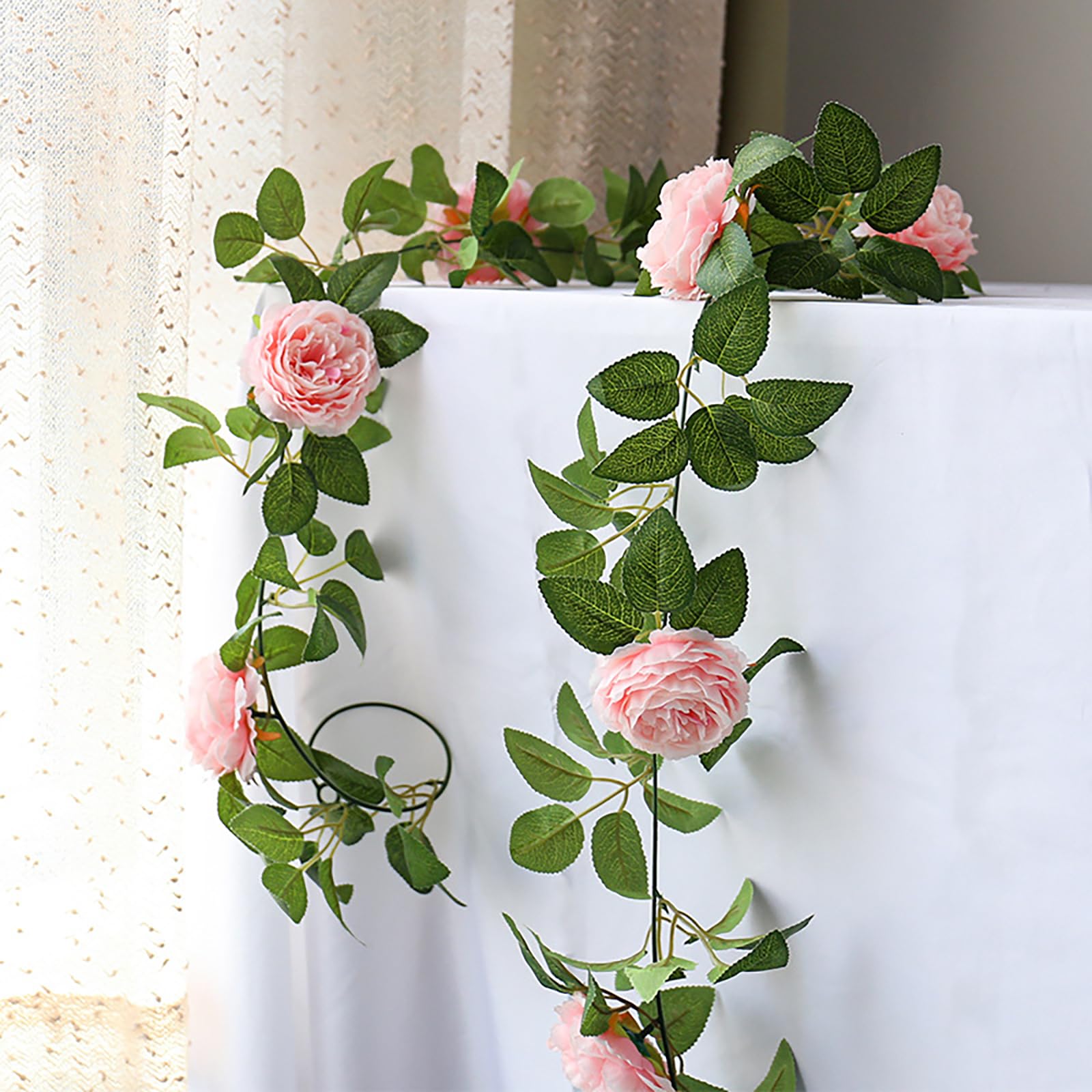 Künstliche Blumengirlande mit künstlichen Rosen für den Innen- und Außenbereich, Zuhause, Küche, Garten, Hochzeit, Party, Dekoration (Weiß, 4 Stück)