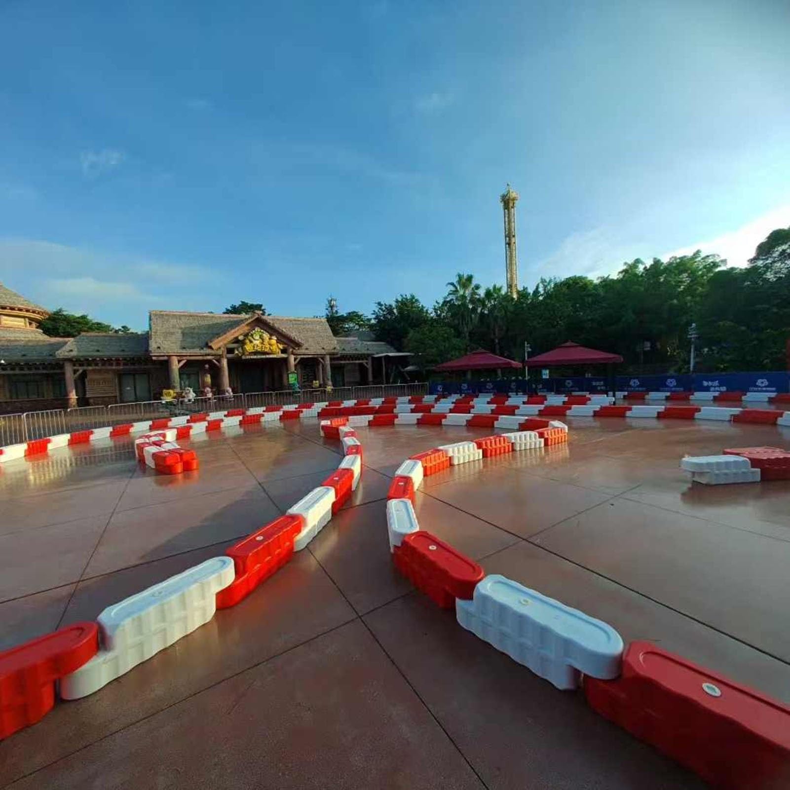 Ogrodzenie Toru Wyścigowego Samochodów Gokartowych W Parkach