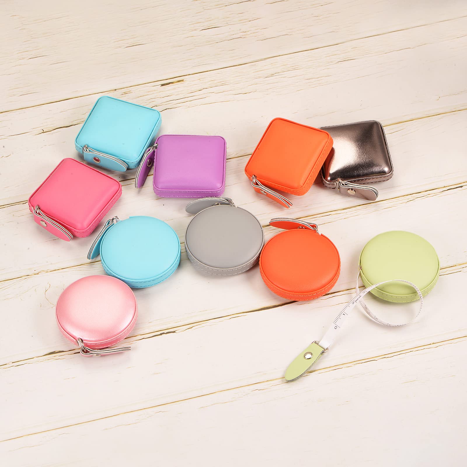 HARFINGTON Cinta métrica retráctil cuadrada de 150 cm, funda de piel suave, tamaño de bolsillo para cuerpo, medidas de costura, color rosa