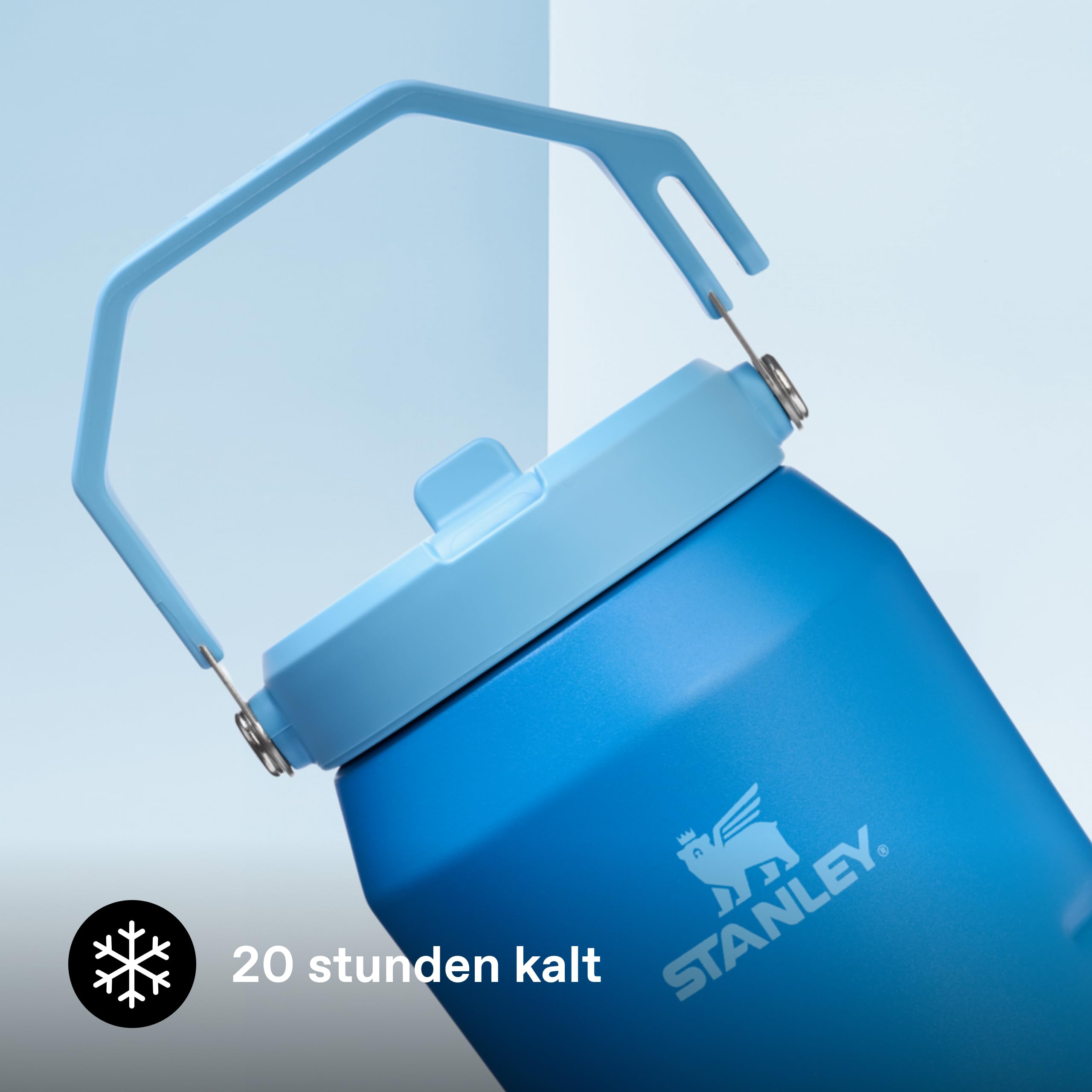 STANLEY 1913 IceFlow Flip Straw Jug 1.9L - Thermobecher Kühlt 20 Stunden - 4 Tage Eisgekühlt - Auslaufsicher - Leicht zu Tragen - Spülmaschinenfest - BPA Frei - Trinkflasche Sport - Azure | Kühlt 20 Std. - 4 Tage eisgekühlt - Auslaufsicher - BPA-frei - Sp