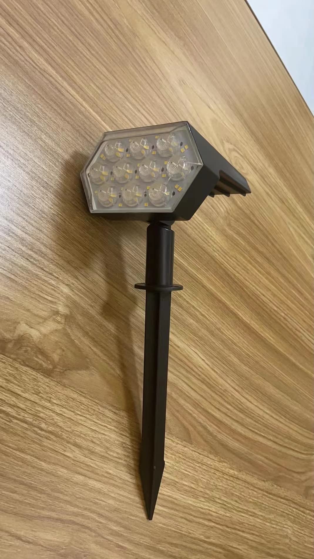 Solar Spot Lights Outdoor, VEMOLLA 92 Led Solar Powered Spotlight, Auto On/Off 3 Modes Landscape Spotlights, IP68 Waterproof Wireless Solar Landscape Lights for Outside Yard Garden, Daylight 2 Pack