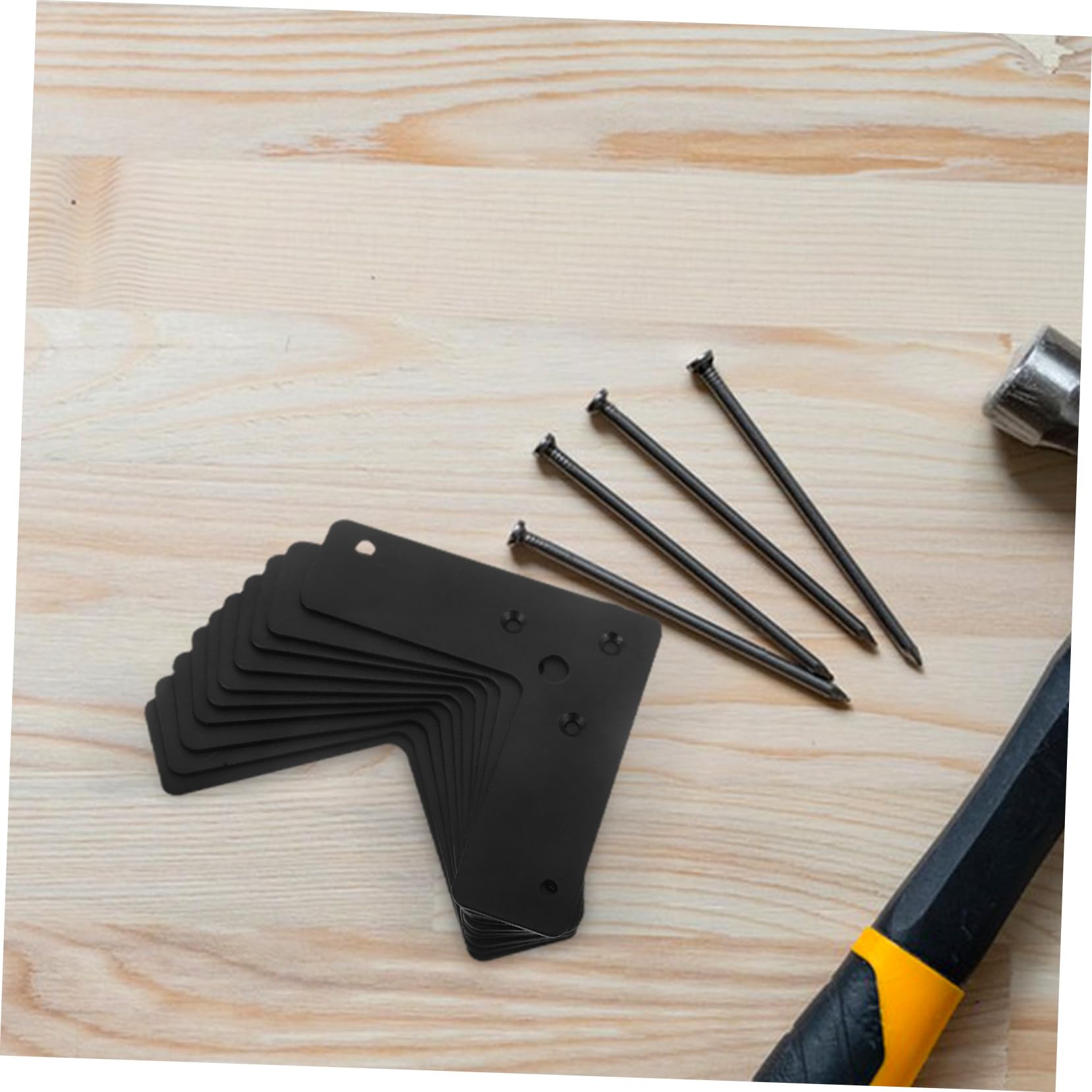 10 Pezzi Staffe Angolari a 90 Gradi in Ferro Nero, Supporto Robusto per Mobili e Legno, Installazione Semplice, Rinforzo per Mensole