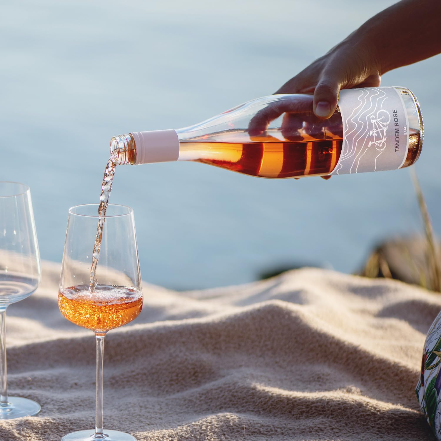 GRAVURZEILE Weinflasche Riesling Tandem - Rosé Wein (trocken) vom Weingut Müller von der Saar - (6 x 0.75 l) - Süß und leicht - Schönes Geschenk für Weinkenner und Weingenießer