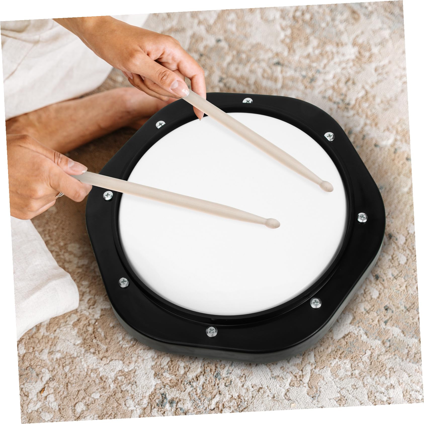Almohadilla de Práctica para Batería Silenciosa Baquetas Incluidas, Cojín de Mudo Portátil de Tamaño Mediano en Color Negro, Kit de Entrenamiento para Bateristas Principiantes
