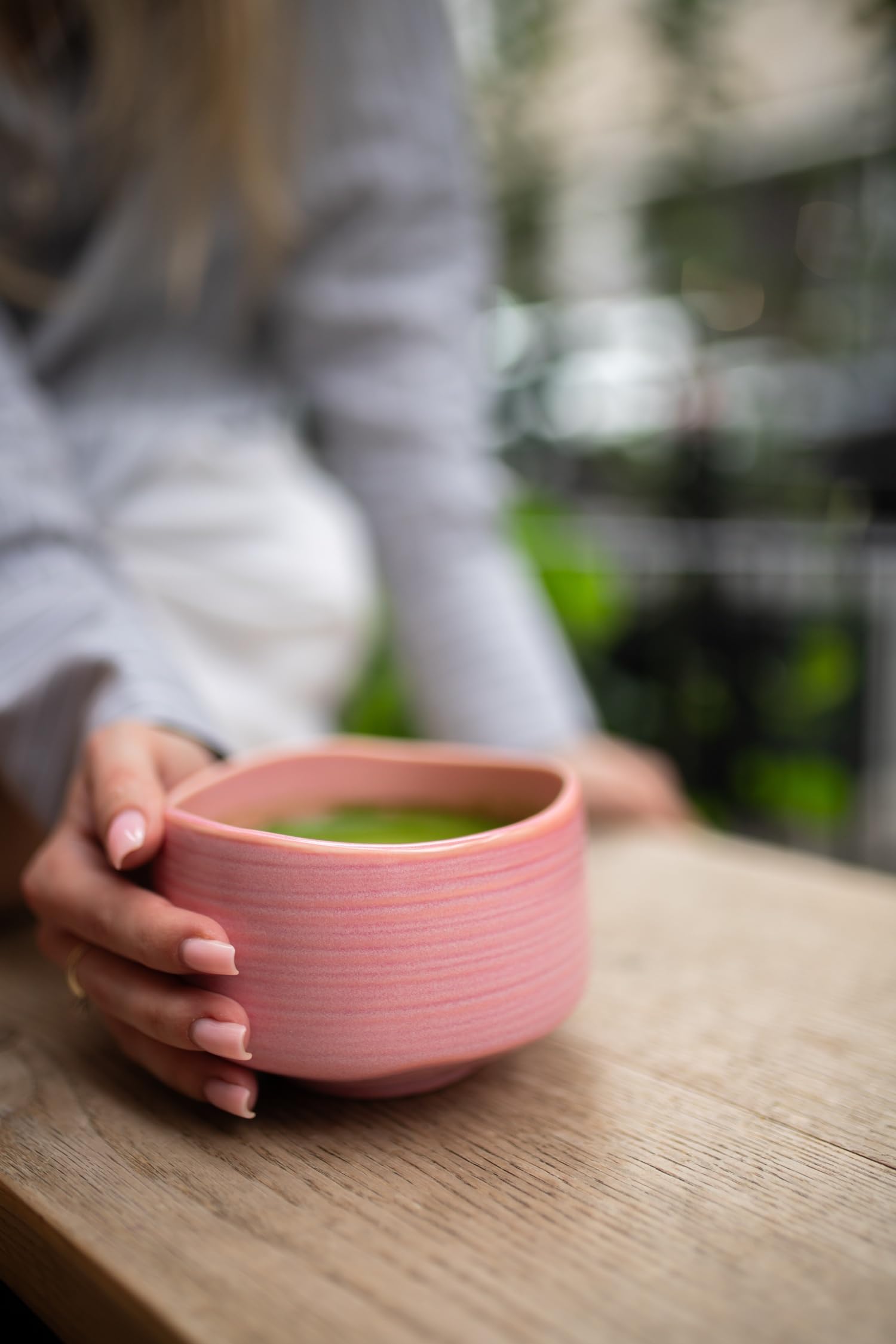 Moya Bio Set de Té Matcha Japonés | 30g Grado Ceremonial (I y II) + Tazón Rosa + Batidor de Bambú + Soporte + Cuchara | Set Tradicional Completo de Matcha | Regalo Elegante