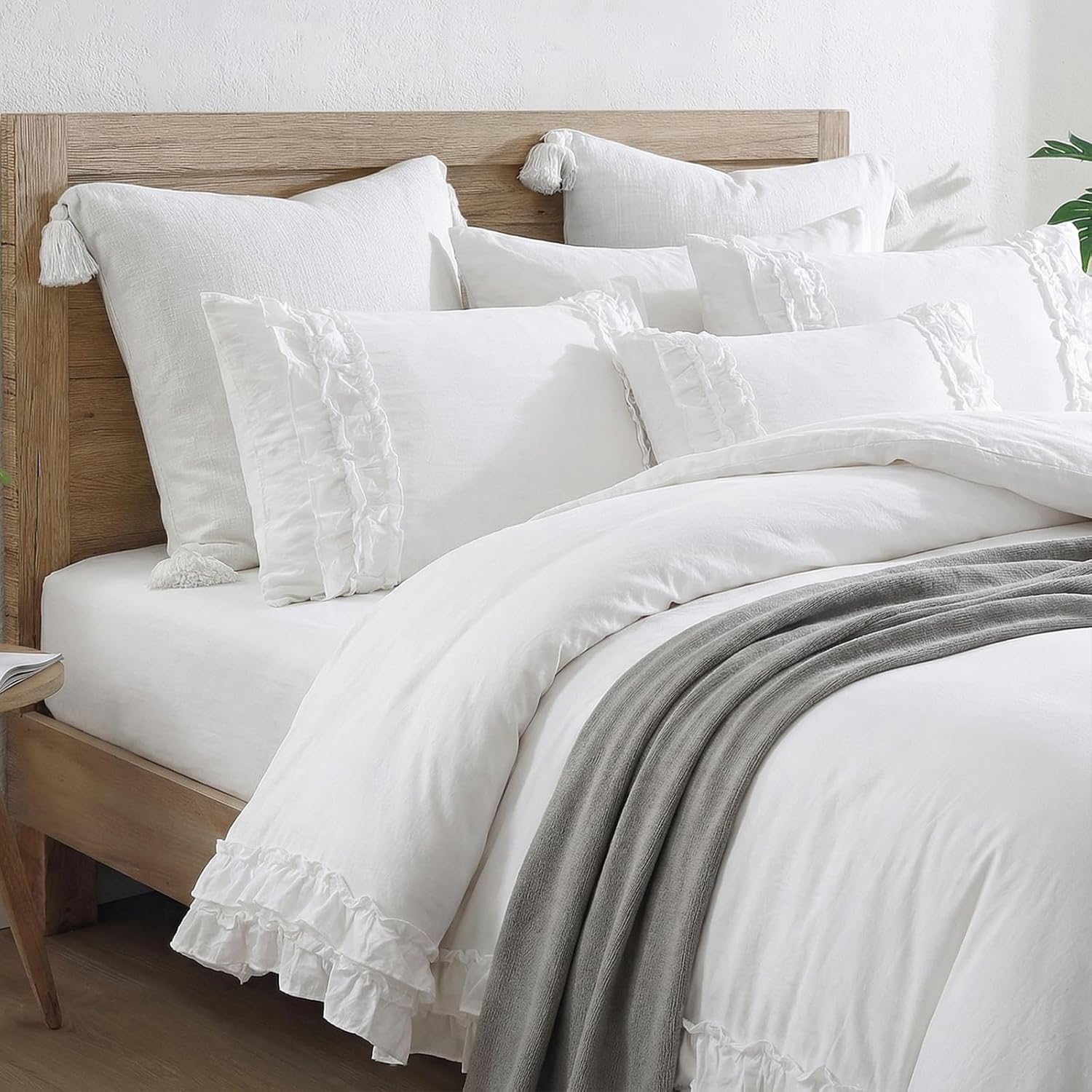 Bedorm White Ruffle Comforter Queen Boho Bedding Set Pleated Ruffled Fringe Design White Farmhouse Quilt Comforter Set for All Season