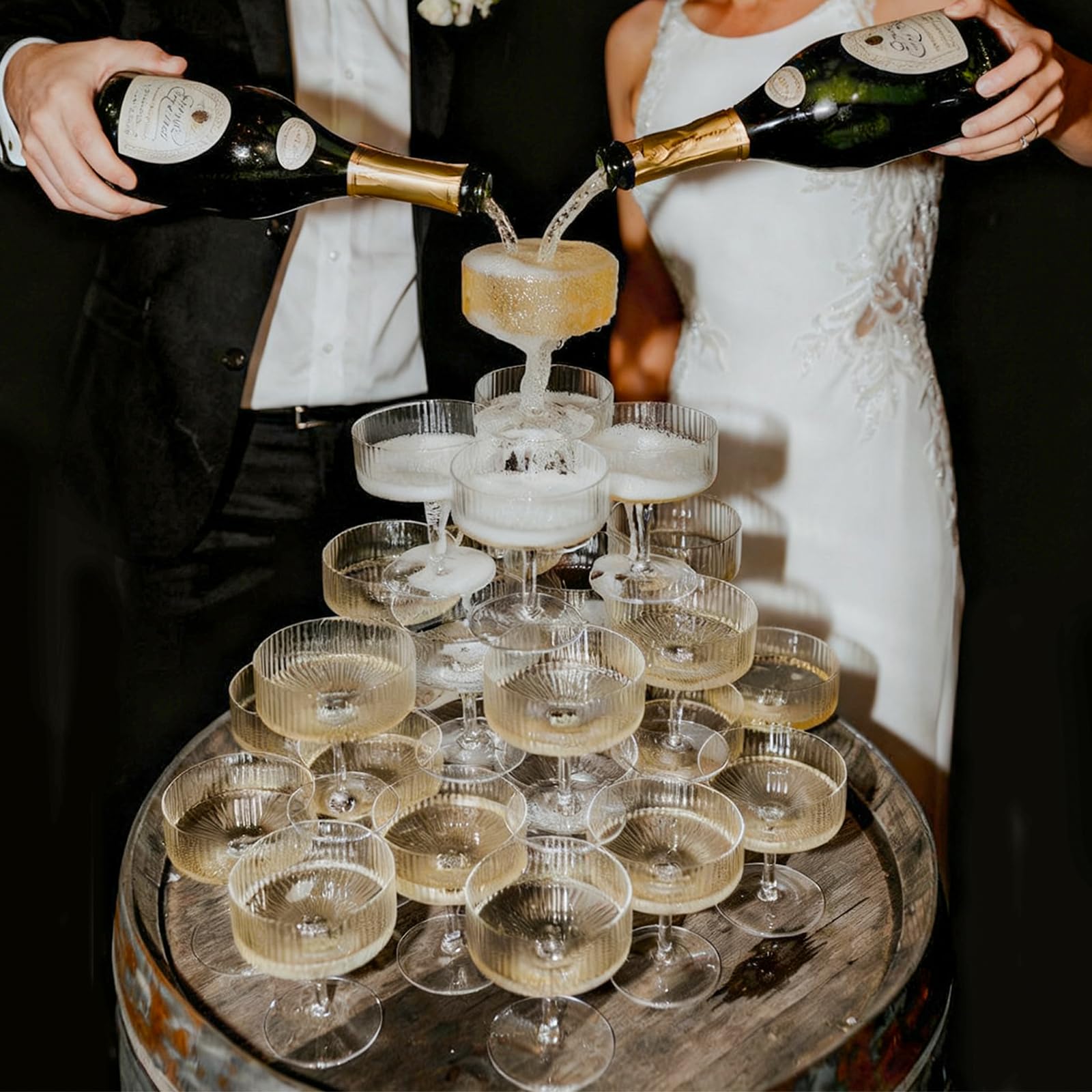 JarThenaAMCS 30 Stück Champagnerturm Glas 7 Oz Acryl Champagner Coupe Stapelbar Klar Martini Cocktailglas für Geburtstag Hochzeitsparty Bar Dekor