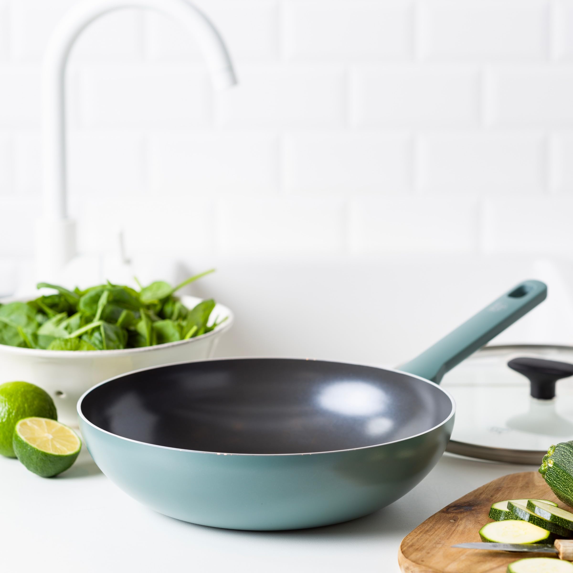 GreenChef Tones Wok con Rivestimento Ceramico Antiaderente, 28 cm, Compatibile Induzione, Senza PFAS, Adatto Forno 200 °C, Lavabile Lavastoviglie, Blu Fumo