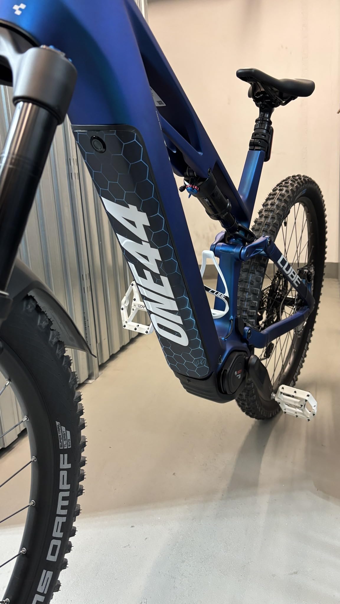 Pellicola Protettiva di Design Riflettente per e-Bike copribatteria e Tubo Inferiore per Tutti i Modelli di e-Bike, Protezione Telaio eBike, Adesivi per Biciclette, Adesivi per