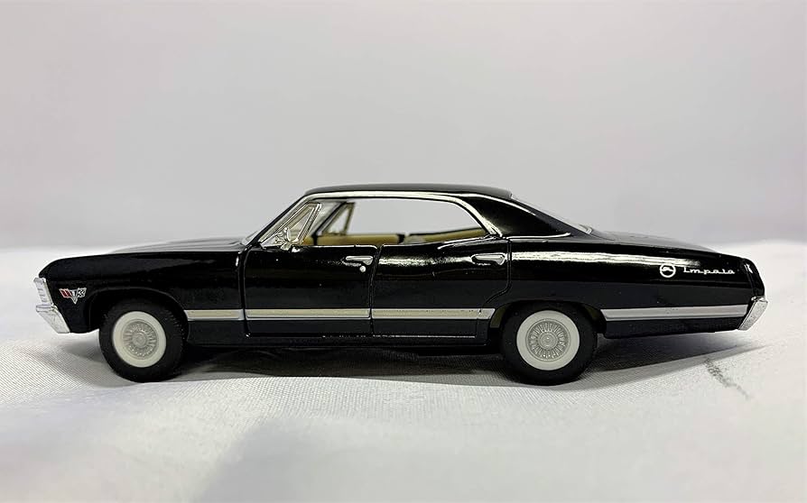 Amazon | KiNSMART 1/43 1967 シボレーインパラ プルバックミニカー