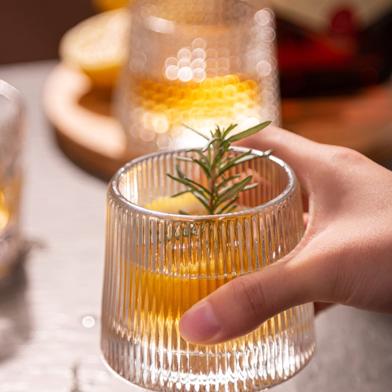 QINGGANGLING999 Wassergläser 4 stücke Trinkgläser Set verdicktes Glas Kristallglas Premium Weinglas Whisky Fremdwein Tumbler Cup Küche Glaswaren Trink-Gläser (Color : C)