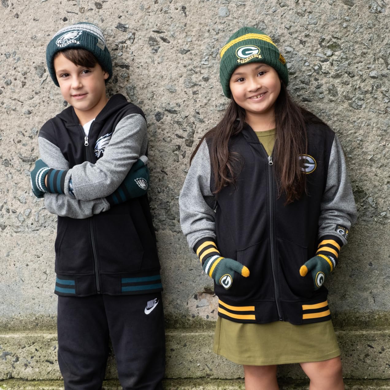 Ultra Game Youth NFL Official Super Soft Team Stripe Winter Beanie Knit Hat with Warm Touch Screen Gloves - Image 5